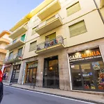 Apartment Square By Wonderful Italy
